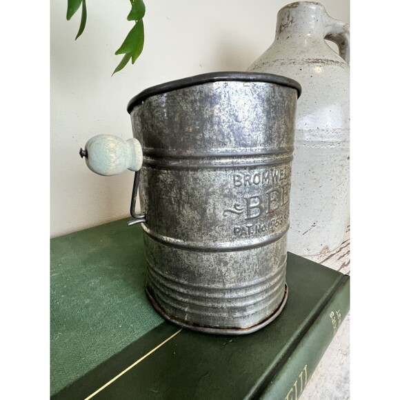Vintage Bromwell's BEE Measuring Sifter Wood Handle Made In The USA / Farmhouse - Picture 3 of 8